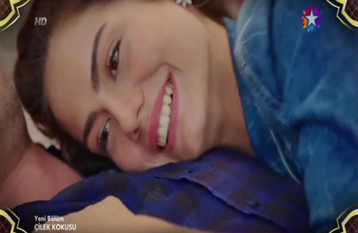 Beyaz Show 'dan Çilek Kokusu'na güldüren dublaj