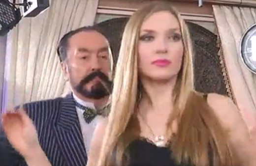 Ankara havası oynayan Rus kedicik