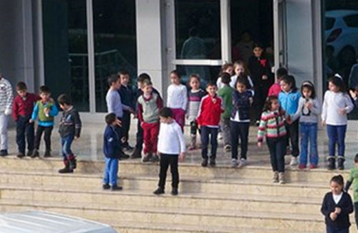 İstanbul'da ilköğretim okuluna silahlı baskın