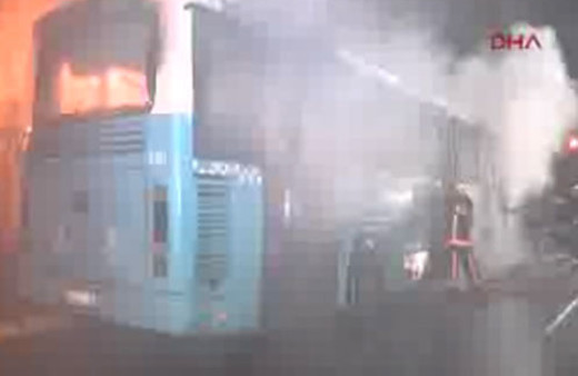  Bağcılar'da halk otobüsü kundaklandı