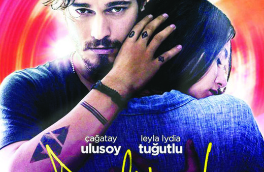 Çağatay Ulusoy'un filmine ünlüler akın etti