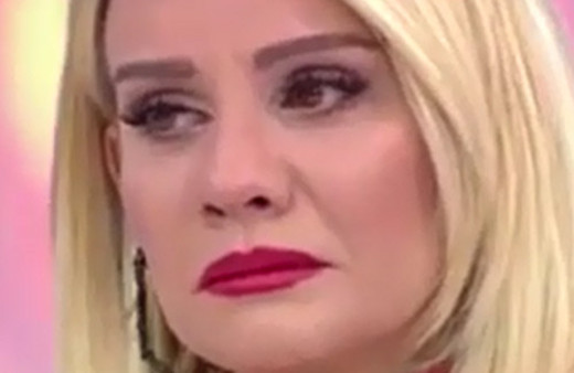 Esra Erol ağlaya ağlaya cani üvey anneye saydırdı!