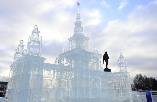 Moskova'da buzdan minyatür sergisi açıldı