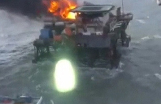 Petrol platformunda yangın: 32 ölü