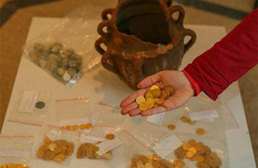 60 lira yevmiyle çalışan işçi define buldu