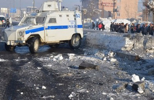 Yüksekova'da zırhlı araca bombalı tuzak!