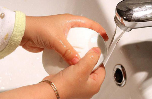 Ele bulaşan grip virüsü 4 saat canlı kalıyor!