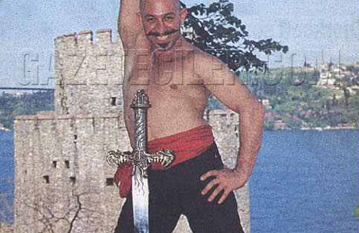 Cem Yılmaz'ın 20 yıl önceki hali akılları karıştırdı!