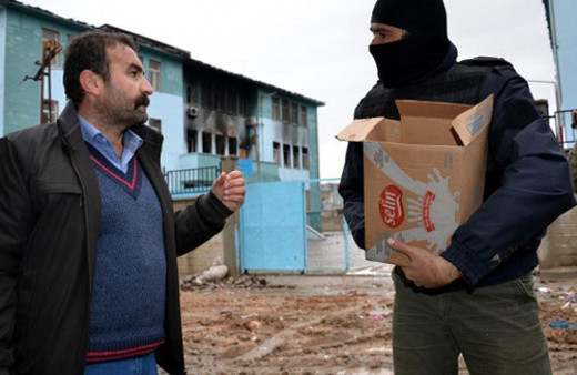 Özel harekattan vatandaşlara gıda yardımı