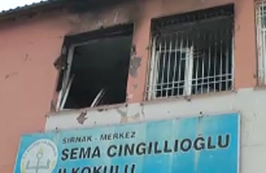 Şırnak'ta PKK'lı teröristler okulu ateşe verdi