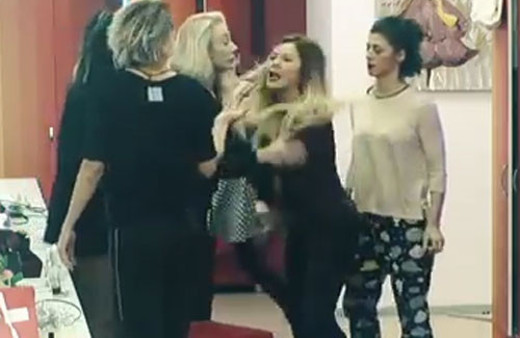 Big Brother evini karıştıran kız kavgası!