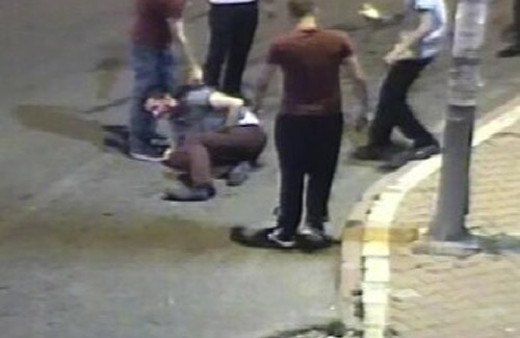 Taksicilerin silahlı kavgası kamerada