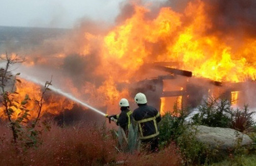 Ali Ağaoğlu’nun villası küle döndü