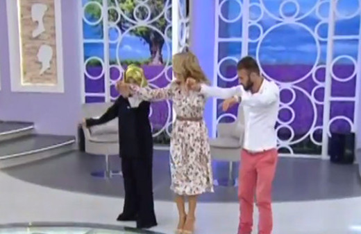 Esra Erol canlı yayında horon tepti!