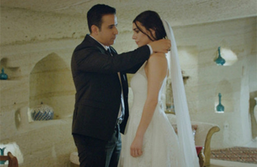 Aşk ve Mavi 1. bölüm fragmanı