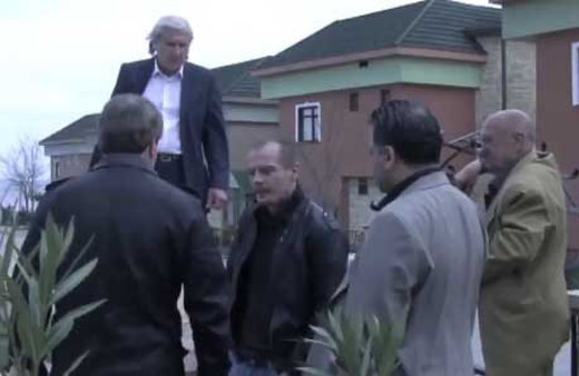 Arda Kural’dan efsane dövüş sahnesi bir anda....