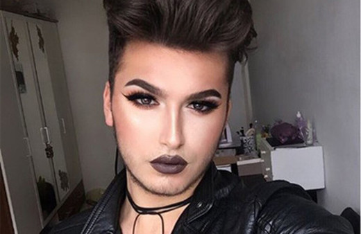 Eyvah eyvah! Erkekler makyaja başladı