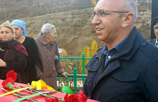 İnadına yapıyor HDP'li vekil terörist cenazesinde