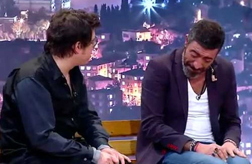 Gülme krizine sokan performans... 3 Adam yıktı geçti