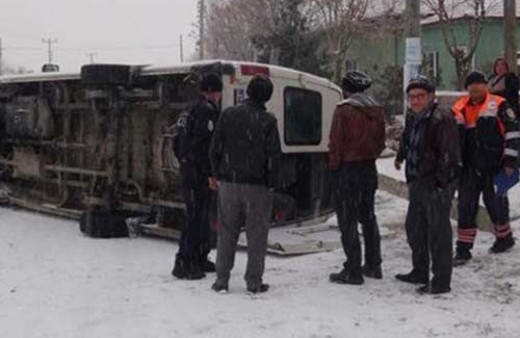 Elazığ'da belediye otobüsü şarampole devrildi!