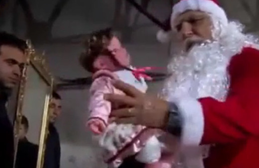 Bu da mı tesadüf! FETÖ dizisinde Noel Babalı saldırı 