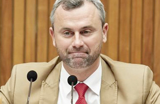 Avusturya'da Hofer yenilgiyi kabul etti