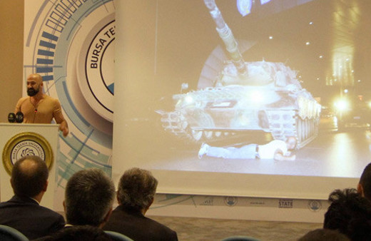 Benim amacım sadece tankın altında ezilmekti