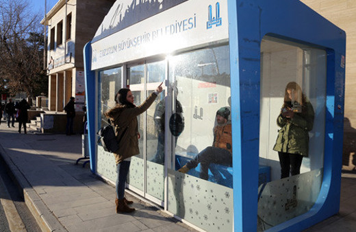 Erzurum'da klimalı akıllı duraklar