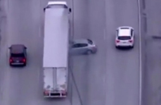 Polisten kaçış kazayla sona erdi