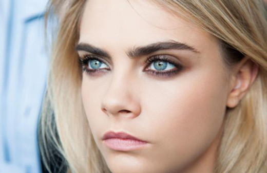 Kız arkadaşına evlilik teklif etti