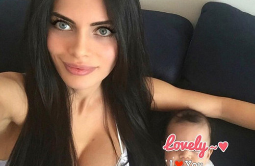 Yine instagram hesabını kapattı