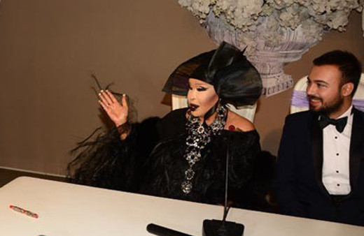 Bülent Ersoy gelinin yerine geçti