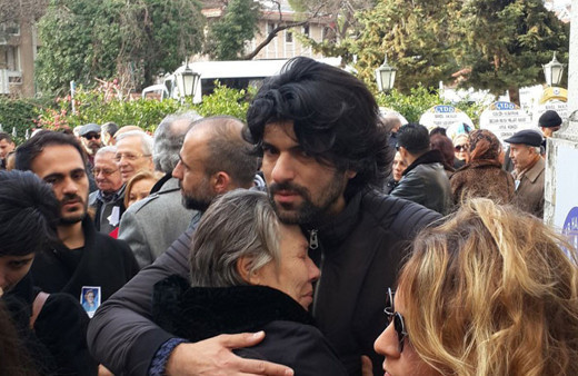 Işıl Yücesoy'u Engin Akyürek teselli etti!