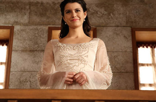 Beren Saat reyting uğruna bakın neye kalkıştı!