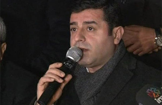 Demirtaş'ı terletecek anket! Aman sonucu görmesin