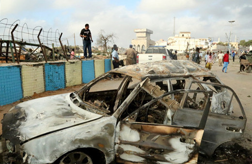 Somali'de bomba yüklü araç dehşeti!