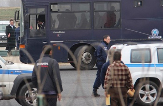 Yunanistan mültecileri Türkiye'ye iade etmeye başladı!