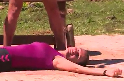 Survivor'da büyük şok: Ünlü isim bir anda yere yığıldı!