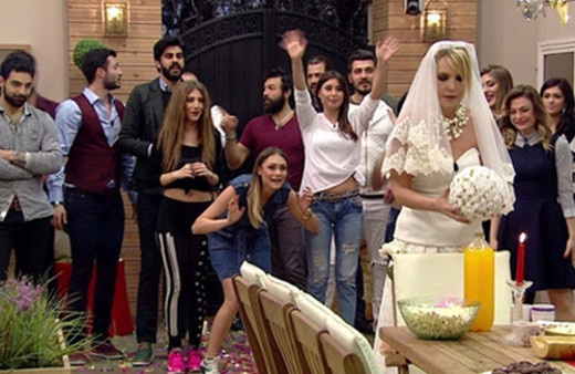 Kısmetse Olur'da Seda Akgül'e damatsız düğün