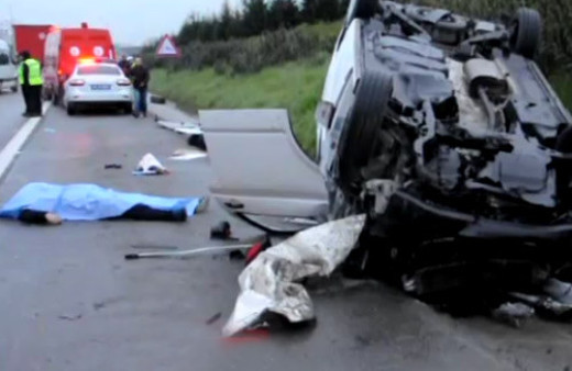  TEM otoyolunda feci kaza