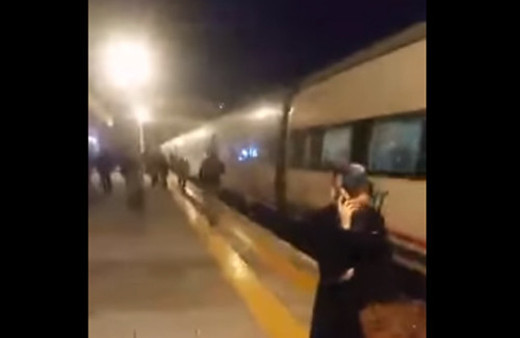 Hızlı tren durdu polis arama yaptı