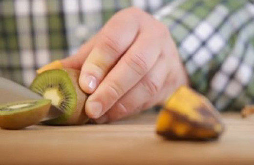 Muz ve kiviyi saksıya ekti bakın çıkan ne oldu?