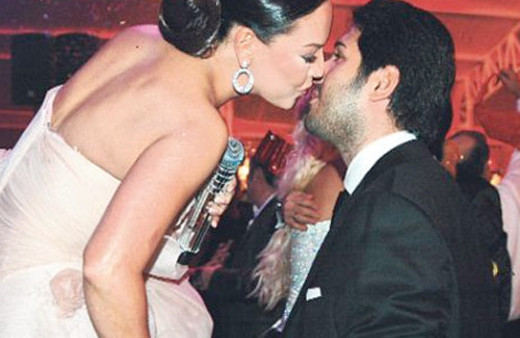 Ebru Gündeş Türkiye'ye döndü son hali sosyal medyaya düştü!