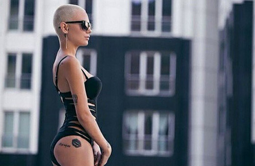 İşte Benim Stilim'in radikal kızı Yeşim Aydın seksi pozlar vermiş!