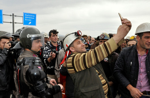 Maden işçilerinin eyleminde ilginç kare!