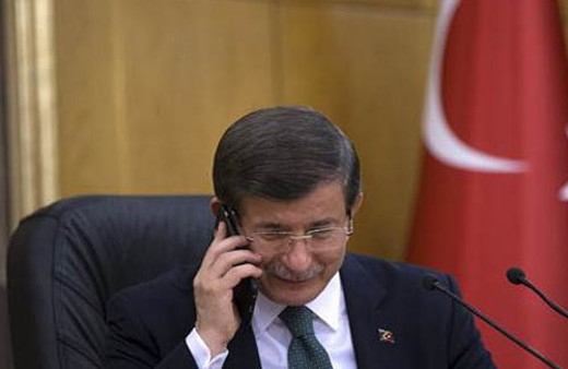Davutoğlu'ndan canlı yayında en zor telefon