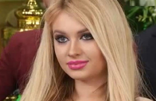 Adnan Oktar yeni kediciğine bayıldı