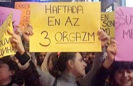 Kadınlar günü yürüyüşünden çılgın pankartlar