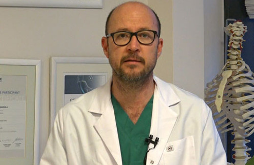 Yanlış duruş omurga eğriliğine sebep oluyor!