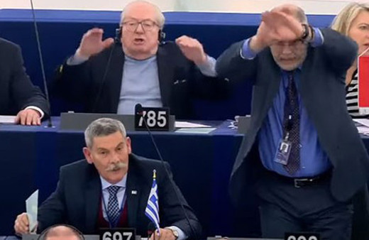 Türklere hakaret eden vekil AP'den kovuldu!